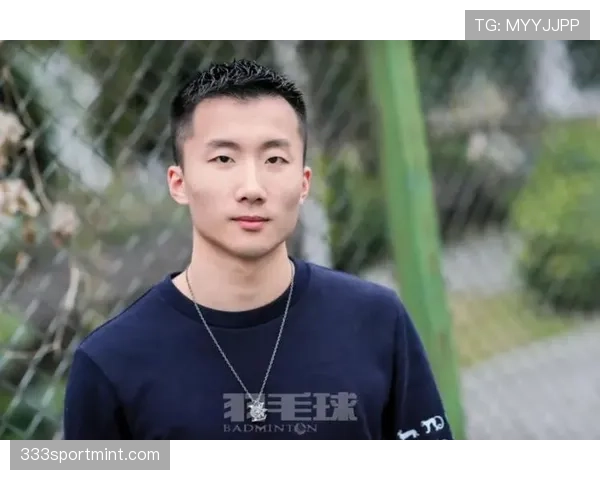 陆光祖球场像大佬,菜市场拎着三块打折肉,反差笑死我 陆光祖球场像大佬,菜市场拎着三块打折肉,反差笑死我
